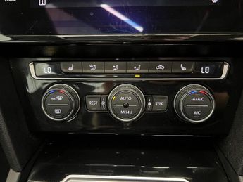 VOLKSWAGEN PASSAT 2.0 TDI GT Saloon 4dr Diesel DSG Euro 6 (s/s) (190 ps)