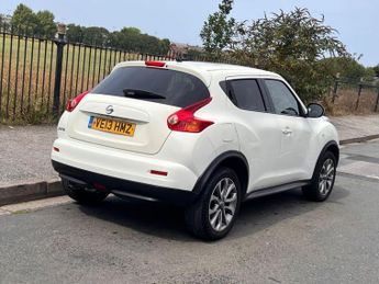 NISSAN JUKE 1.6 Tekna SUV 5dr Petrol CVT Euro 5 (117 ps)