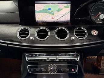 MERCEDES-BENZ E-CLASS 2.0 E220d AMG Line (Premium) Saloon 4dr Diesel G-Tronic+ Euro 6 