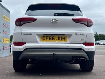 HYUNDAI TUCSON 2.0 CRDi Premium SUV 5dr Diesel Auto 4WD Euro 6 (185 ps)