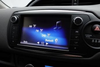 TOYOTA YARIS 1.5 VVT-h Icon Hatchback 5dr Petrol Hybrid E-CVT Euro 6 (s/s) (1