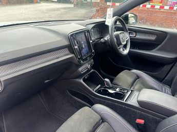 VOLVO XC40 2.0 D4 First Edition SUV 5dr Diesel Auto AWD Euro 6 (s/s) (190 p