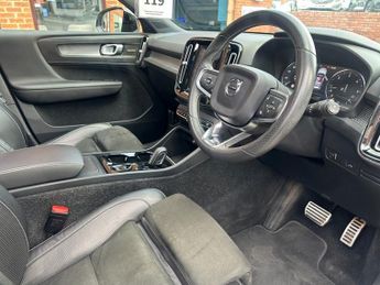 VOLVO XC40 2.0 D4 First Edition SUV 5dr Diesel Auto AWD Euro 6 (s/s) (190 p