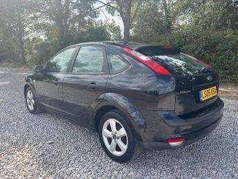 FORD FOCUS 1.6 Zetec Climate Hatchback 5dr Petrol Automatic (184 g/km, 99 b