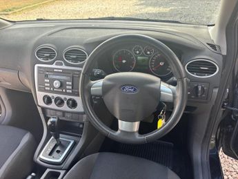 FORD FOCUS 1.6 Zetec Climate Hatchback 5dr Petrol Automatic (184 g/km, 99 b