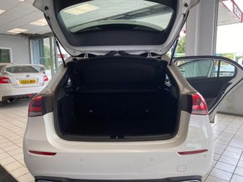 MERCEDES-BENZ A CLASS 1.5 A180d Sport (Executive) Hatchback 5dr Diesel 7G-DCT Euro 6 (