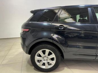 LAND ROVER RANGE ROVER EVOQUE 2.0 TD4 SE Tech SUV 5dr Diesel Auto 4WD Euro 6 (s/s) (180 ps)