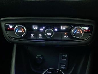 VAUXHALL CROSSLAND 1.5 Turbo D Ultimate SUV 5dr Diesel Auto Euro 6 (s/s) (120 ps)