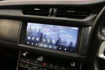 JAGUAR XF 2.0i R-Sport GPF Saloon 4dr Petrol Auto AWD Euro 6 (s/s) (300 ps
