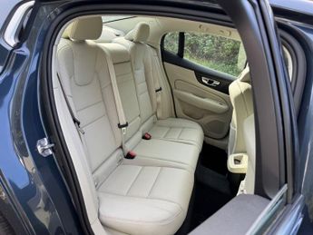 VOLVO S60 2.0 T5 Inscription Plus Saloon 4dr Petrol Auto Euro 6 (s/s) (250