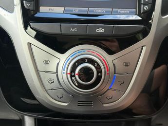 HYUNDAI IX20 1.6 Premium Nav Hatchback 5dr Petrol Auto Euro 6 (125 ps)