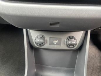 HYUNDAI IONIQ 38.3kWh Premium Hatchback 5dr Electric Auto (136 ps)