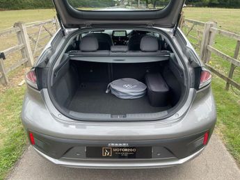HYUNDAI IONIQ 38.3kWh Premium Hatchback 5dr Electric Auto (136 ps)