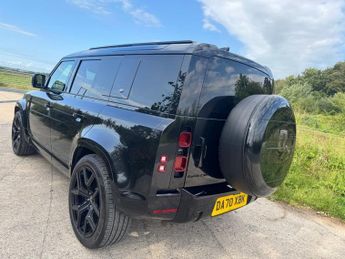 LAND ROVER DEFENDER 2.0 SD4 SE SUV 5dr Diesel Auto 4WD Euro 6 (s/s) (240 ps)