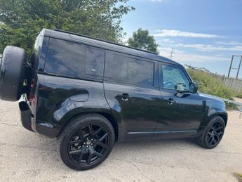 LAND ROVER DEFENDER 2.0 SD4 SE SUV 5dr Diesel Auto 4WD Euro 6 (s/s) (240 ps)