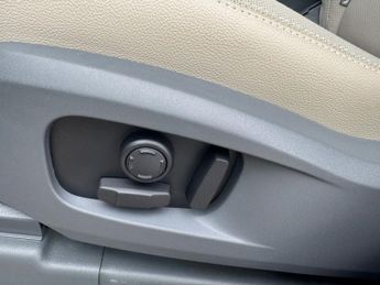 LAND ROVER DEFENDER 2.0 SD4 SE SUV 5dr Diesel Auto 4WD Euro 6 (s/s) (240 ps)