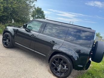 LAND ROVER DEFENDER 2.0 SD4 SE SUV 5dr Diesel Auto 4WD Euro 6 (s/s) (240 ps)