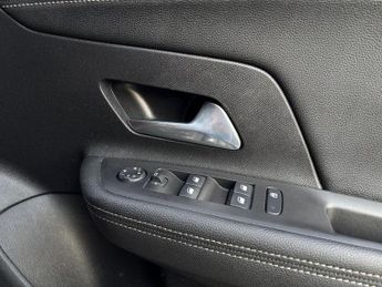 VAUXHALL MOKKA ELECTRIC 50kWh GS SUV 5dr Electric Auto (136 ps)
