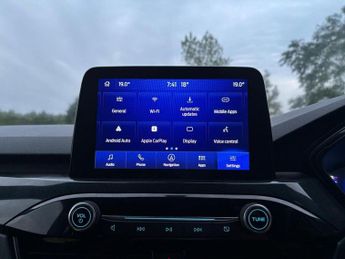 FORD KUGA 2.5 EcoBoost Duratec 14.4kWh ST-Line SUV 5dr Petrol Plug-in Hybr