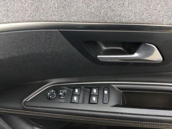 PEUGEOT 5008 1.2 PureTech GT Line SUV 5dr Petrol Manual Euro 6 (s/s) (130 ps)
