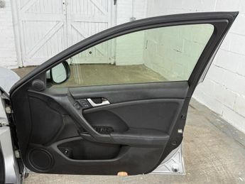HONDA ACCORD 2.0 i-VTEC EX Saloon 4dr Petrol Auto Euro 5 (156 ps)