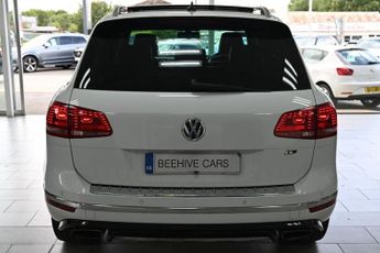 VOLKSWAGEN TOUAREG 3.0 TDI V6 BlueMotion Tech R-Line SUV 5dr Diesel Tiptronic 4WD E
