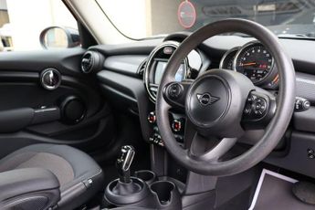 MINI HATCH 1.5 COOPER CLASSIC 