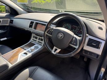 JAGUAR XF 2.2d Luxury Saloon 4dr Diesel Auto Euro 5 (s/s) (163 ps)