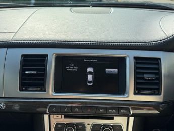 JAGUAR XF 2.2d Luxury Saloon 4dr Diesel Auto Euro 5 (s/s) (163 ps)