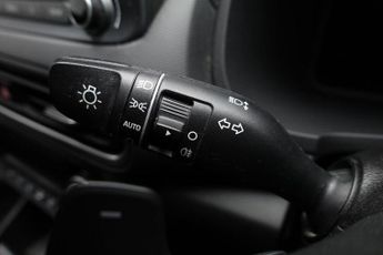 HYUNDAI KONA 1.6 h-GDi SE Connect SUV 5dr Petrol Hybrid DCT Euro 6 (s/s) (141