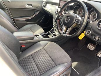 MERCEDES-BENZ GLA 2.1 GLA200d AMG Line SUV 5dr Diesel 7G-DCT Euro 6 (s/s) (136 ps)