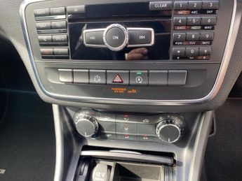 MERCEDES-BENZ GLA 2.1 GLA200d AMG Line SUV 5dr Diesel 7G-DCT Euro 6 (s/s) (136 ps)