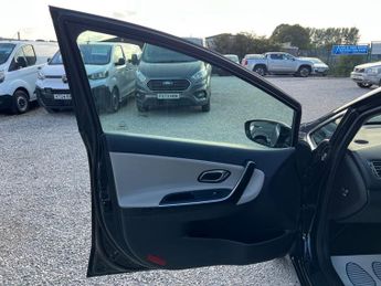 KIA CEED 1.6 CRDi 3 Sportswagon 5dr Diesel Auto Euro 5 (126 bhp)