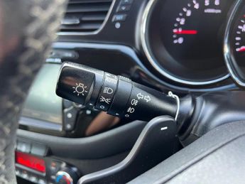 KIA CEED 1.6 CRDi 3 Sportswagon 5dr Diesel Auto Euro 5 (126 bhp)
