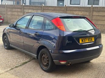 FORD FOCUS 1.8i 16v LX Hatchback 5dr Petrol Manual (sun roof) (181 g/km, 11