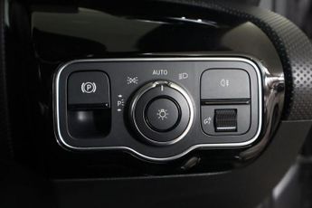 MERCEDES-BENZ A CLASS 1.5 A180d AMG Line 7G-DCT Euro 6 (s/s) 5dr