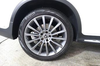 MERCEDES-BENZ GLC 2.0 GLC250 AMG Line (Premium) G-Tronic 4MATIC Euro 6 (s/s) 5dr