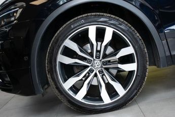 VOLKSWAGEN TIGUAN 2.0 TDI R-Line Tech SUV 5dr Diesel DSG 4Motion Euro 6 (s/s) (150