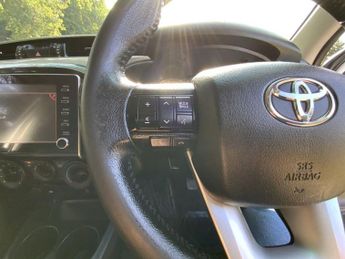 TOYOTA HI-LUX 2.4 D-4D Icon Pickup Double Cab 4dr Diesel Auto 4WD Euro 6 (s/s)