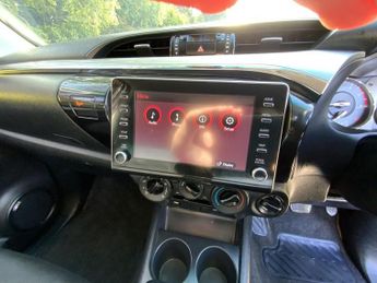 TOYOTA HI-LUX 2.4 D-4D Icon Pickup Double Cab 4dr Diesel Auto 4WD Euro 6 (s/s)