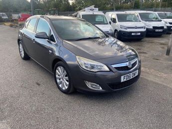 Vauxhall Astra 2.0 CDTi Elite Hatchback 5dr Diesel Auto Euro 5 (165 ps)