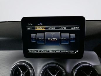MERCEDES-BENZ GLA 2.1 GLA200d Sport (Premium Plus) SUV 5dr Diesel 7G-DCT Euro 6 (s