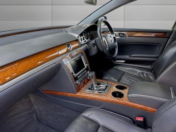 VOLKSWAGEN PHAETON 3.0 TDI CR V6 Saloon 4dr Diesel Tiptronic 4Motion Euro 5 (240 ps