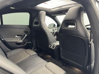 MERCEDES-BENZ CLA 2.0 CLA220d AMG Line (Premium Plus 2) Coupe 4dr Diesel 8G-DCT Eu