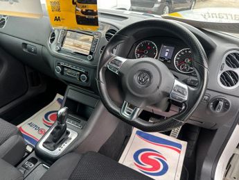 VOLKSWAGEN TIGUAN 2.0 TDI BlueMotion Tech R-Line SUV 5dr Diesel DSG 4WD Euro 5 (s/
