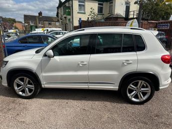 VOLKSWAGEN TIGUAN 2.0 TDI BlueMotion Tech R-Line SUV 5dr Diesel DSG 4WD Euro 5 (s/