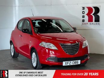 Chrysler Ypsilon 1.2 Gold Hatchback 5dr Petrol Manual Euro 6 (69 bhp)