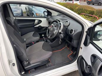 TOYOTA AYGO 1.0 VVT-i Fire Hatchback 3dr Petrol Manual Euro 5 (67 ps)