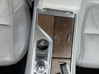 JAGUAR XF 2.2d Luxury Saloon 4dr Diesel Auto Euro 5 (s/s) (163 ps)