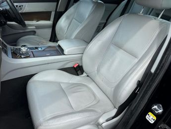 JAGUAR XF 2.2d Luxury Saloon 4dr Diesel Auto Euro 5 (s/s) (163 ps)
